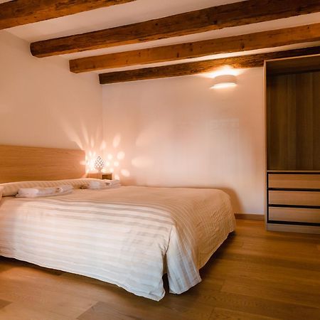 Historical And Luxury Apartment Bologna Buitenkant foto