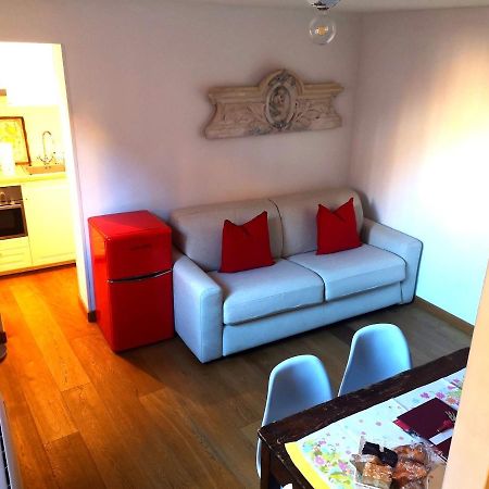 Historical And Luxury Apartment Bologna Buitenkant foto