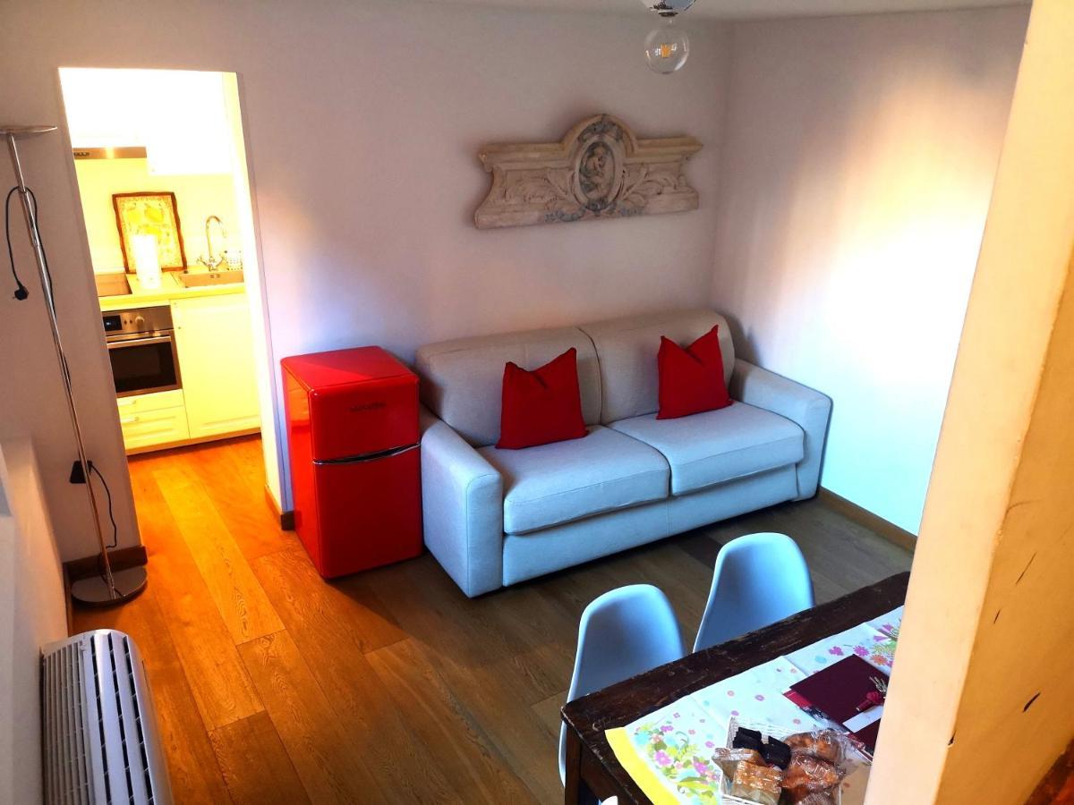 Historical And Luxury Apartment Bologna Buitenkant foto